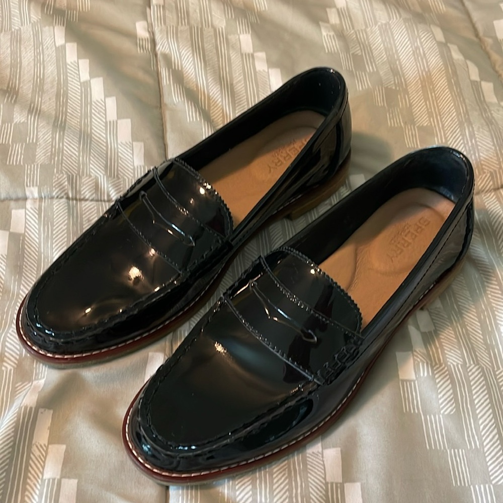 Women’s Sperry Loafer Black Patent Leather sz8.